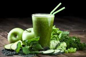 healthy green smoothie using green fruit and veg